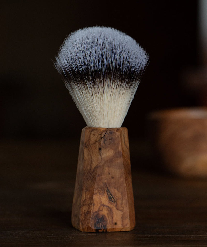 Cepillo para el afeitado de madera de olivo y fibra de tampico