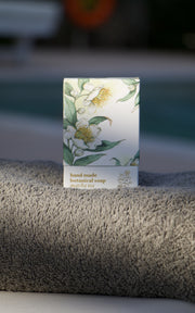 Estuche del Jabón de Té Verde en el baño - Los Jabones de Mi Mujer