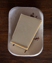 Jabonera artesanal de gres con pastilla de jabón