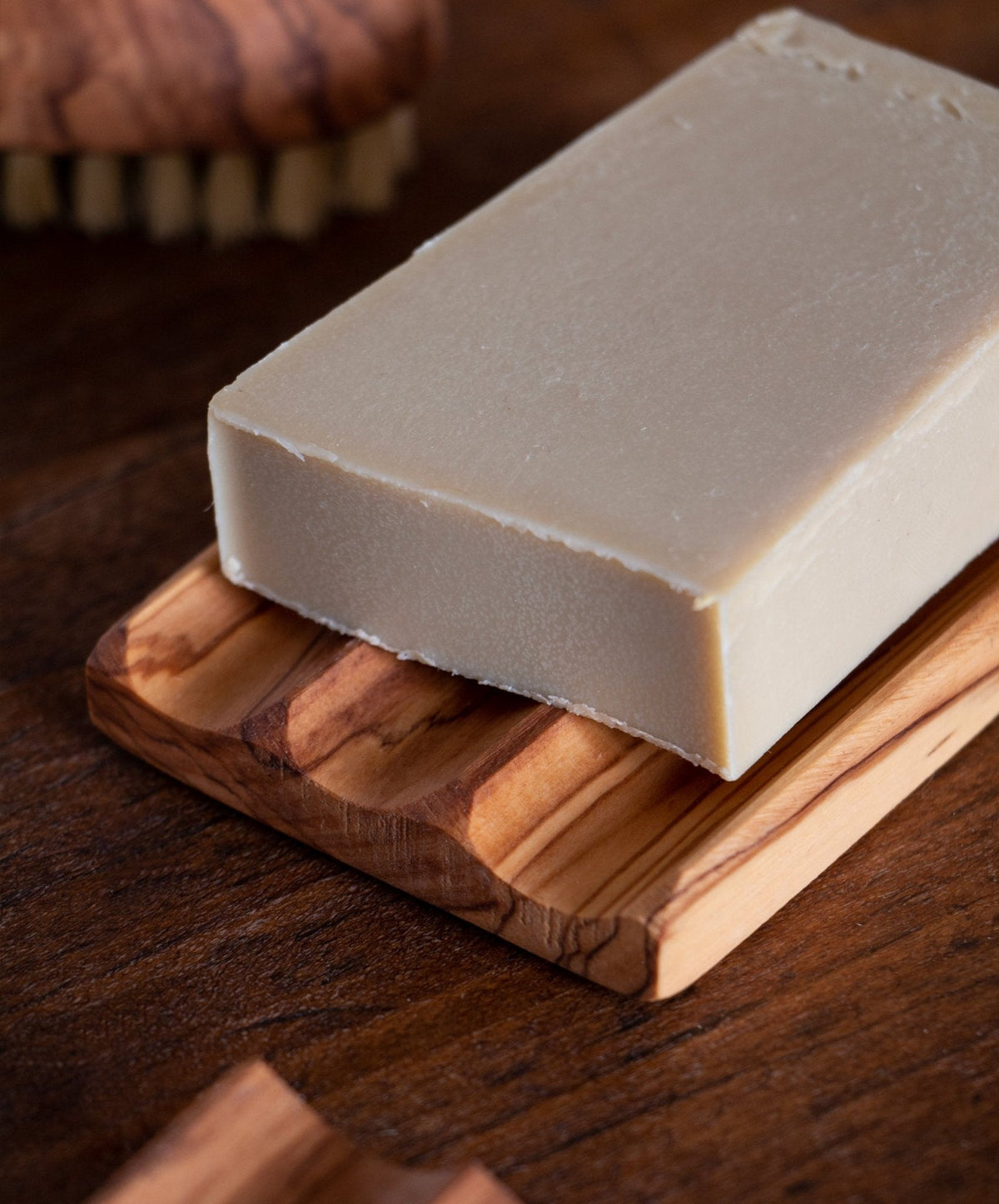 Jabonera de madera de olivo con jabón natural - Los Jabones de Mi Mujer