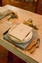 Materiales preparados para el taller de coronas florales en Pedraza